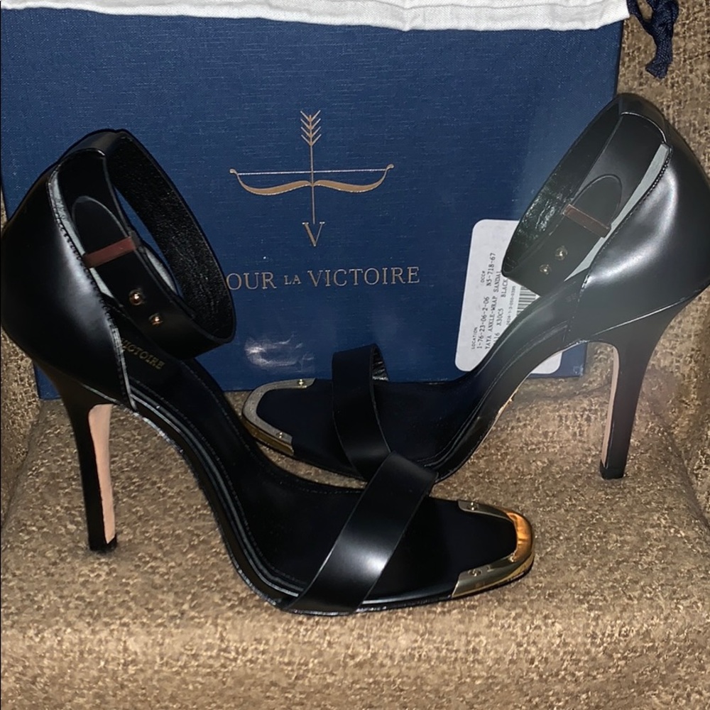 Ladies Ankle Wrap Pumps